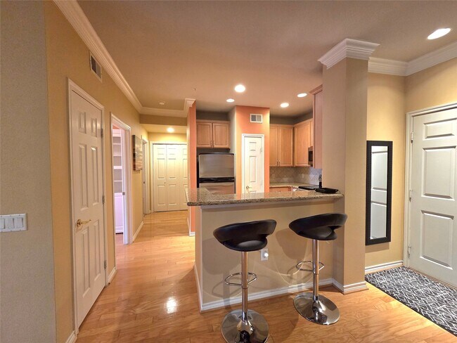 Building Photo - 2400 McCue Rd