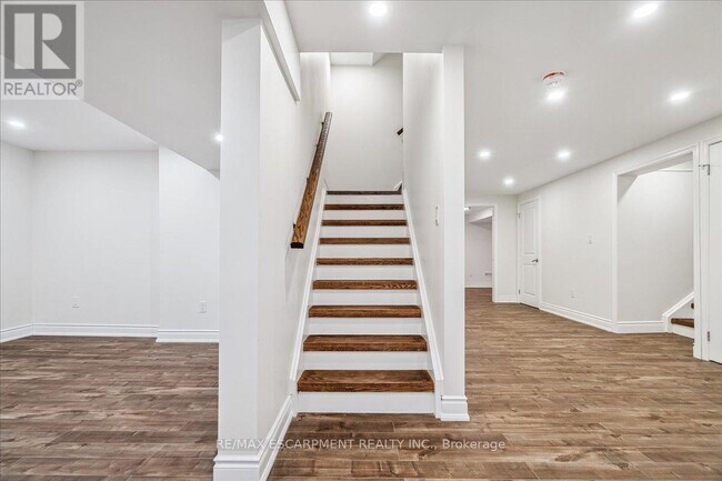 Photo du bâtiment - 2180 Lumberman Ln