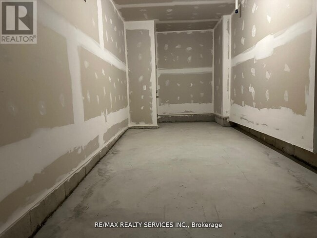 Building Photo - 75 Air Dancer Cres