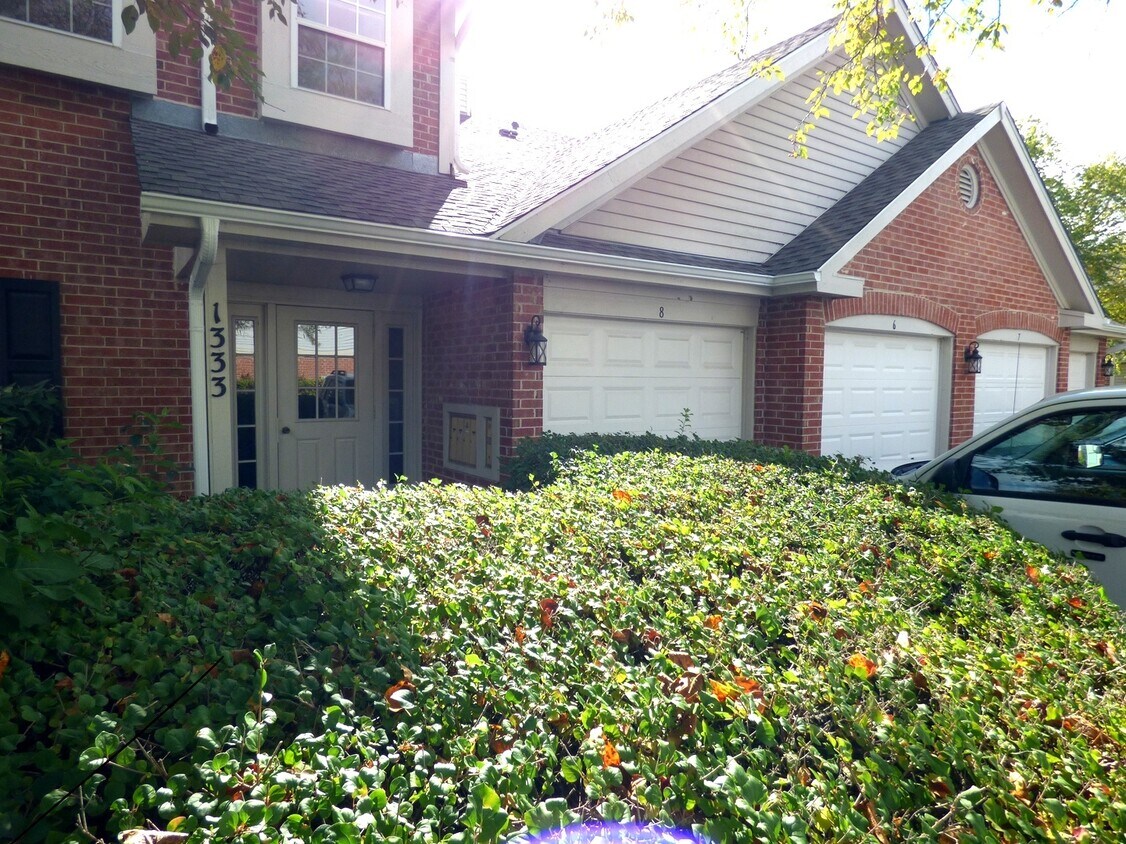 Foto principal - 1333 E Evergreen Dr