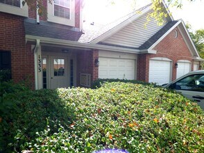 Building Photo - 1333 E Evergreen Dr