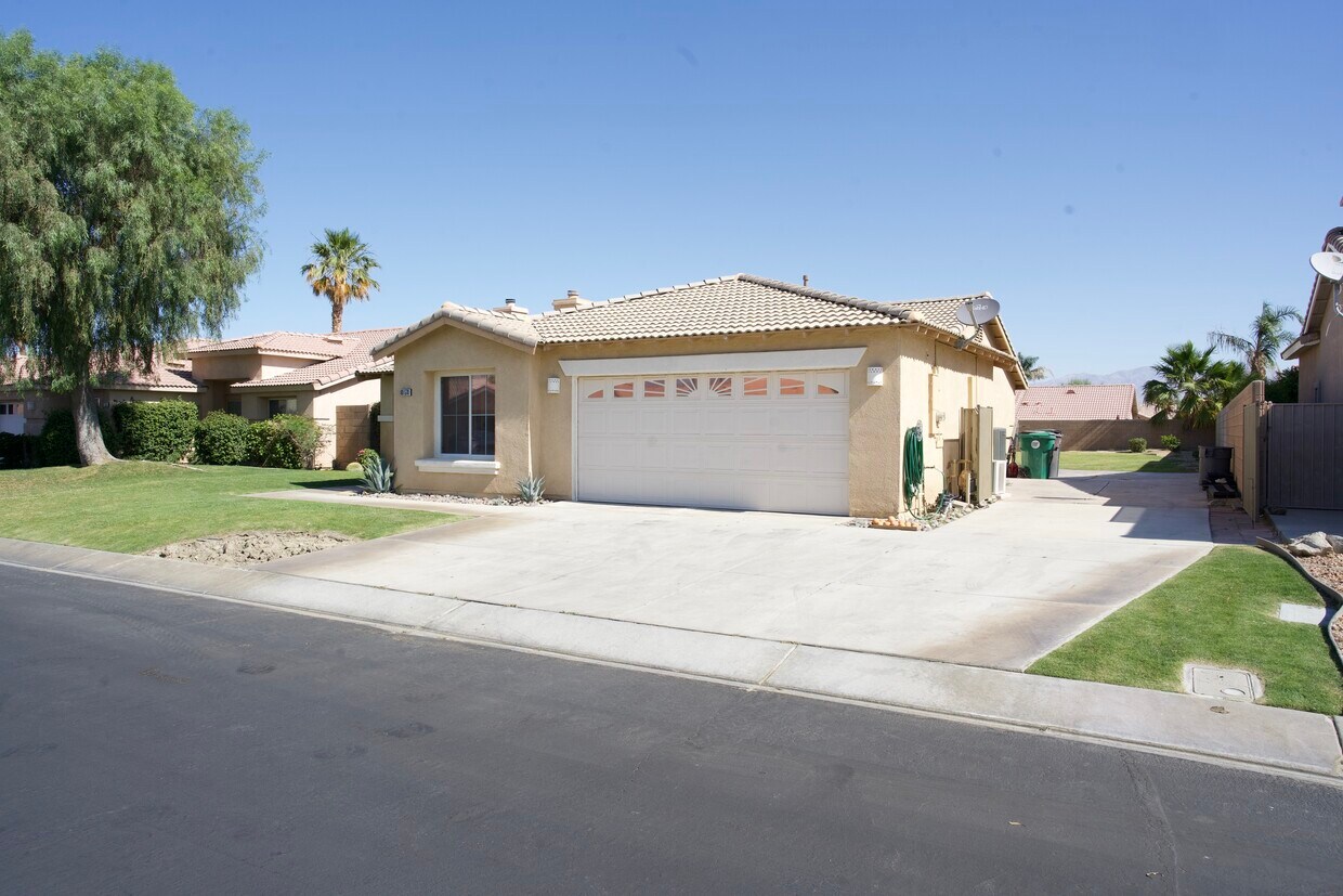 Foto principal - 80570 Philadelphia Ave