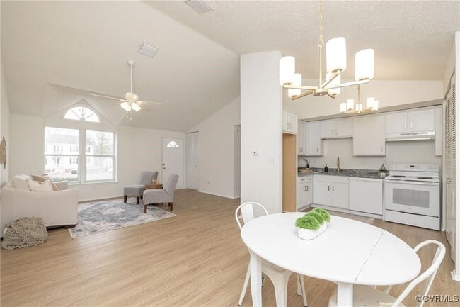 Building Photo - 14605 Helmsman Ct