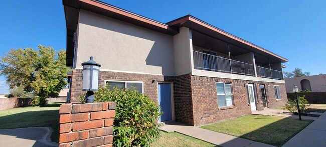 Foto del edificio - COLONIAL PARK LUXURY CONDO TOTAL UPDATED
