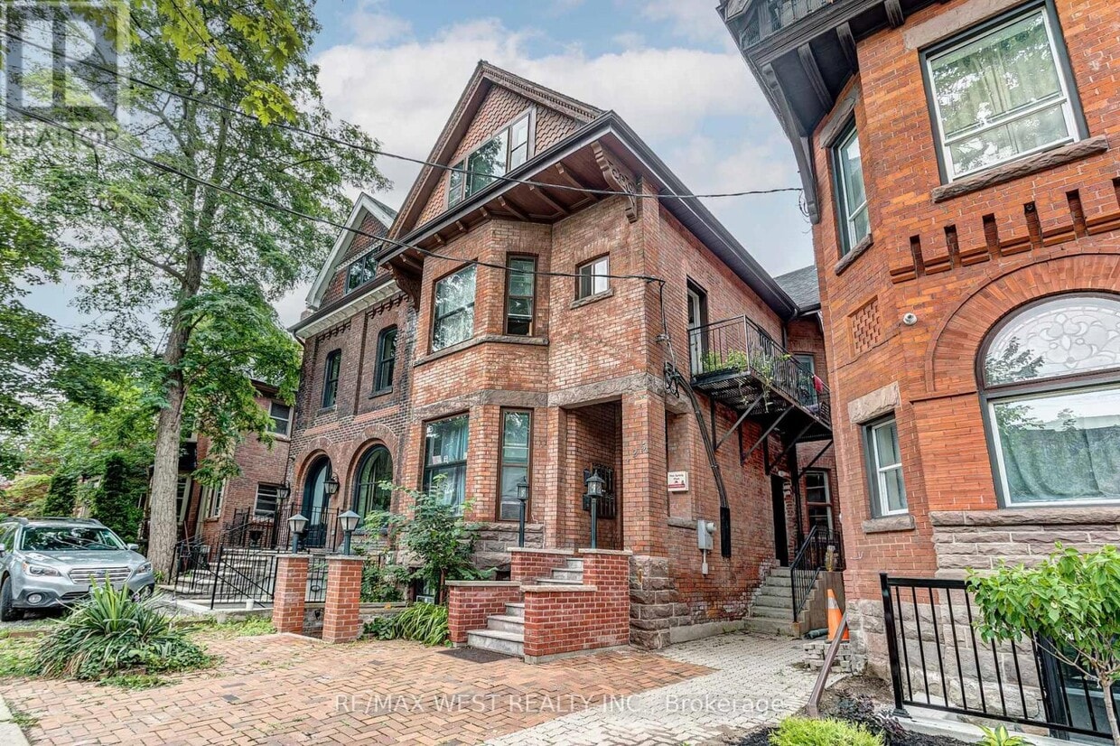 Primary Photo - 125-125 Madison Ave