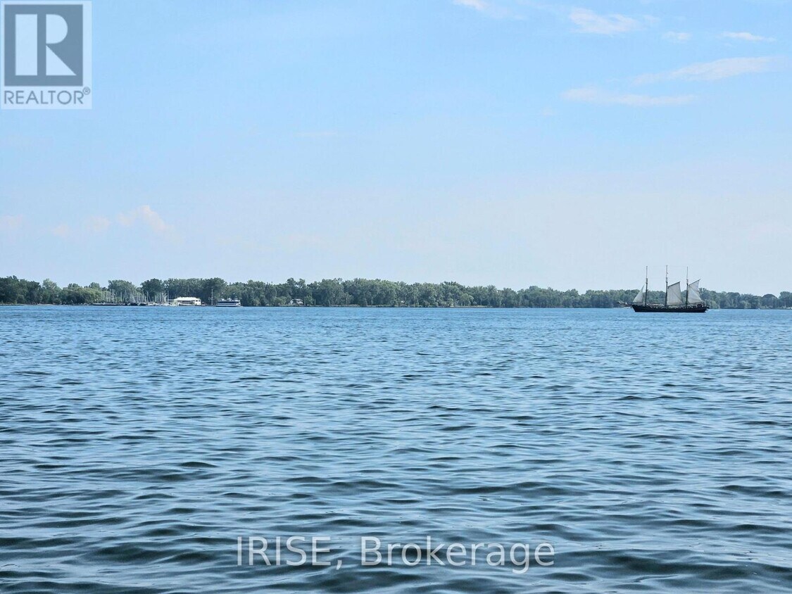 Primary Photo - 1 Edgewater Dr