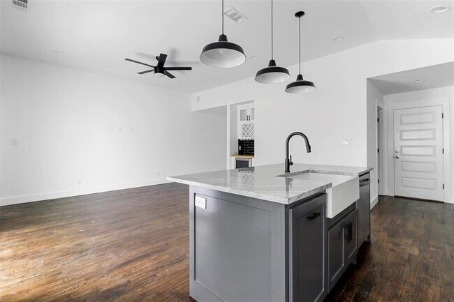 Foto del edificio - 1915 Gordon St