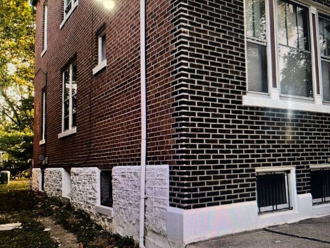 Building Photo - 3224 Taft Ave