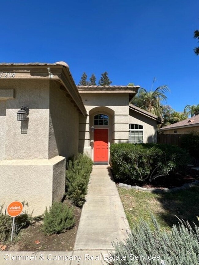 3 br, 2 bath House 7204 Sierra Rim Dr. House Rental in Bakersfield