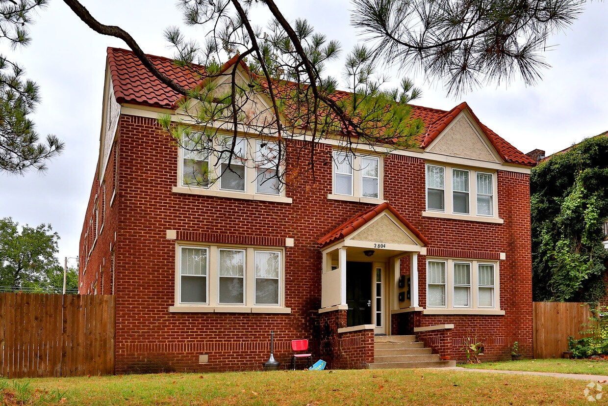 Foto del edificio - 2804 N Robinson Ave