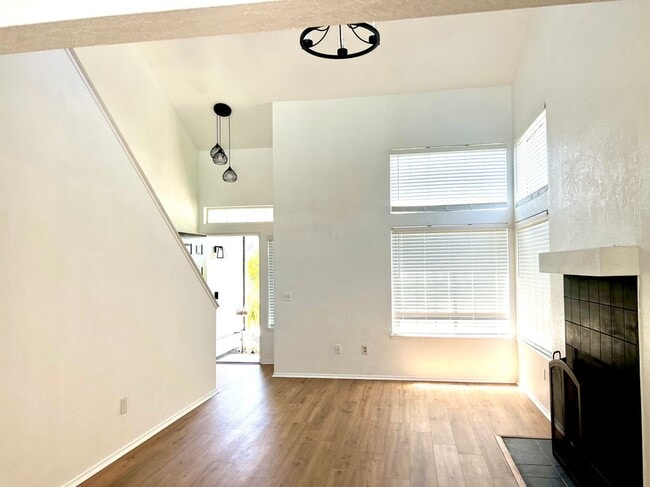 Building Photo - 2093 Nantuckett Cir