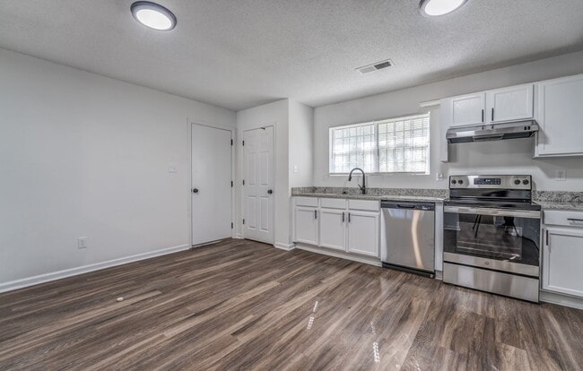 Foto del edificio - 2551 Parkview Dr