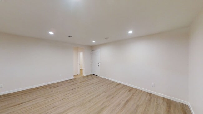 Foto del edificio - 5BD/2BA on Ewing!!
