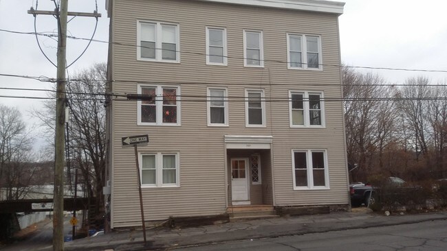 Building Photo - 203 S Leonard St