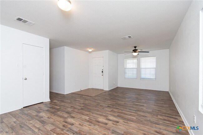 Foto del edificio - 9007 Sandyford Ct