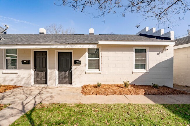 Foto del edificio - Charming Apartment Downtown Columbia - Housing Vouchers Accepted!