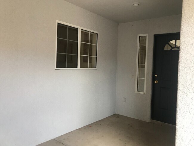 Foto del edificio - Occupied - 2 Bedroom 1 Bath - Contact Property Pros Property Management