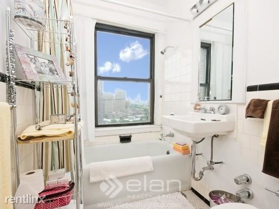 Foto del edificio - 444 W St James Pl