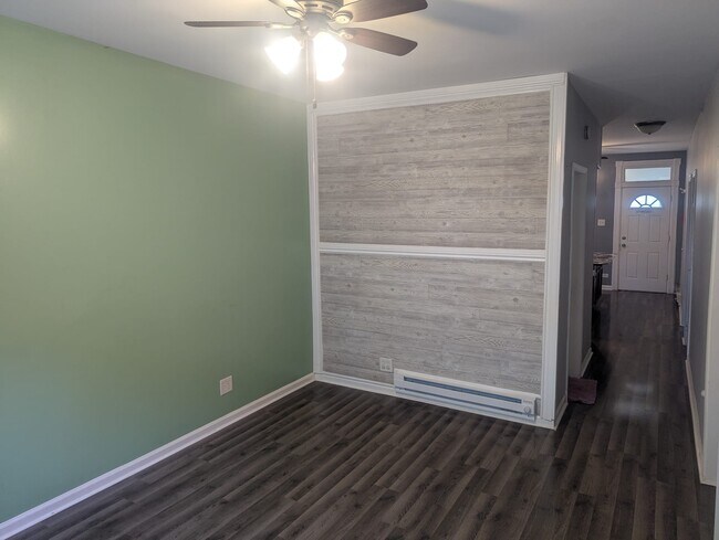 Sala de estar - 4616 S Spaulding Ave