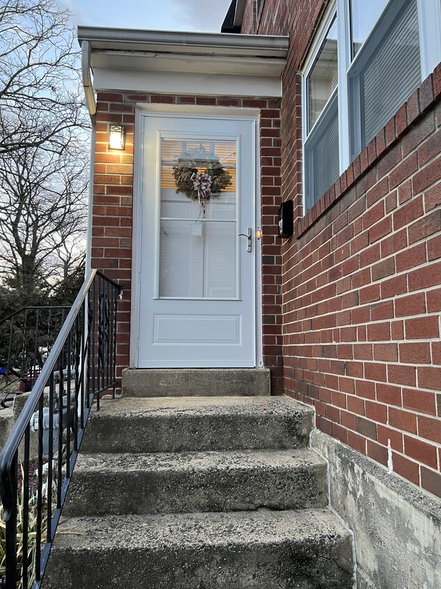 Front door - 3333 Mary St