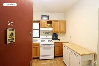 Building Photo - 434 E 75th St