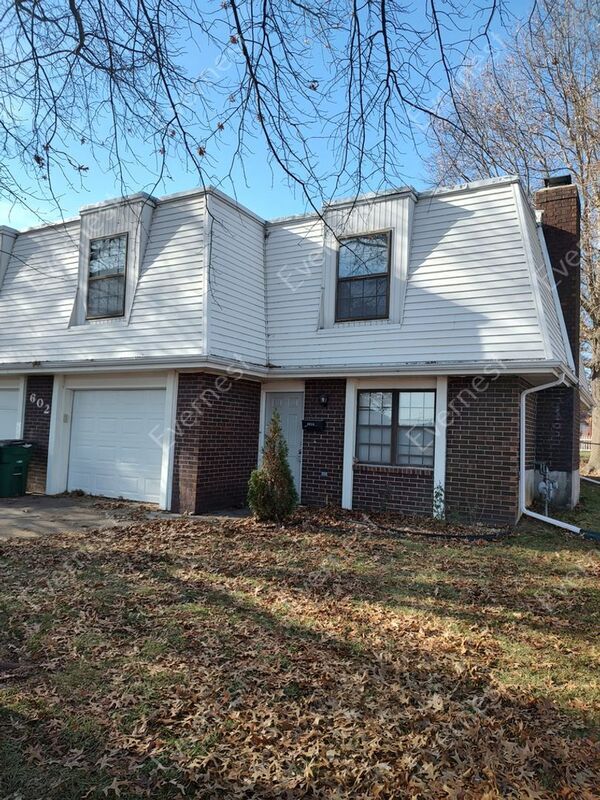 Foto del edificio - 602 NE Magellan Ave