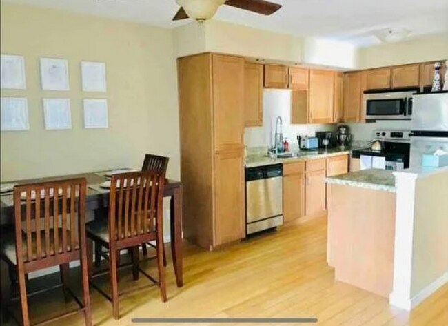 Foto del edificio - 1225 E Medlock Dr