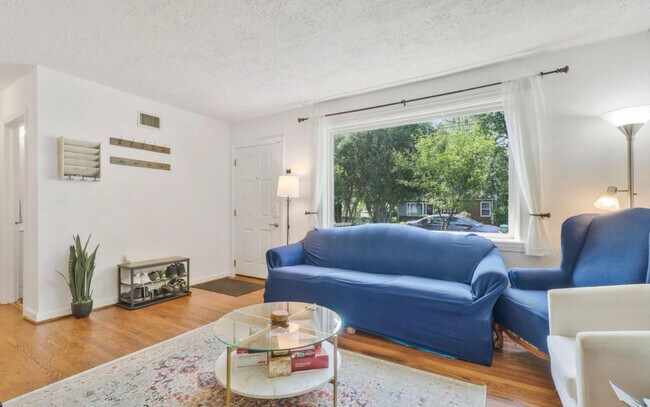 Foto del edificio - 5006 Cheyenne Pl
