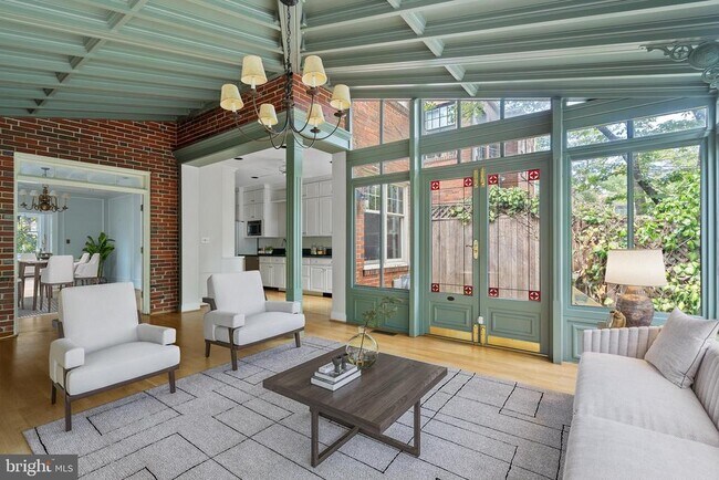 Foto del edificio - 3313 Cleveland Ave NW