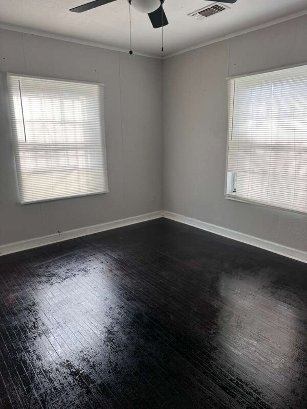 Foto del edificio - 5134 Hillburn Dr