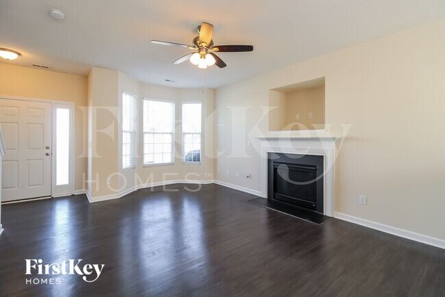 Building Photo - 1901 Harvick Ct