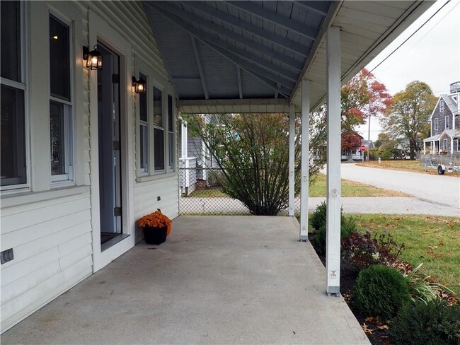 Building Photo - 74 Blanding Ave