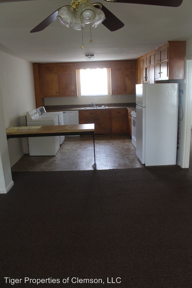 Foto del edificio - 103 Pine Lake Dr