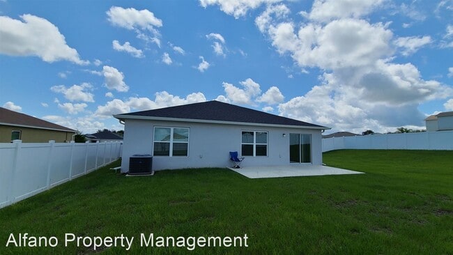 Building Photo - 4 br, 2 bath House - 2129 Ficus St.