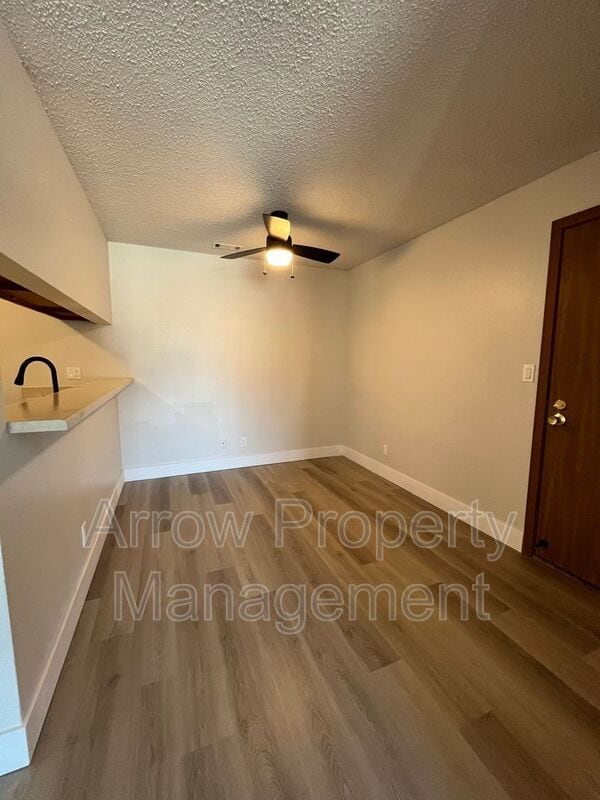 Foto del edificio - 2340 N 44th St