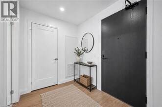 Building Photo - 410 Westhaven St