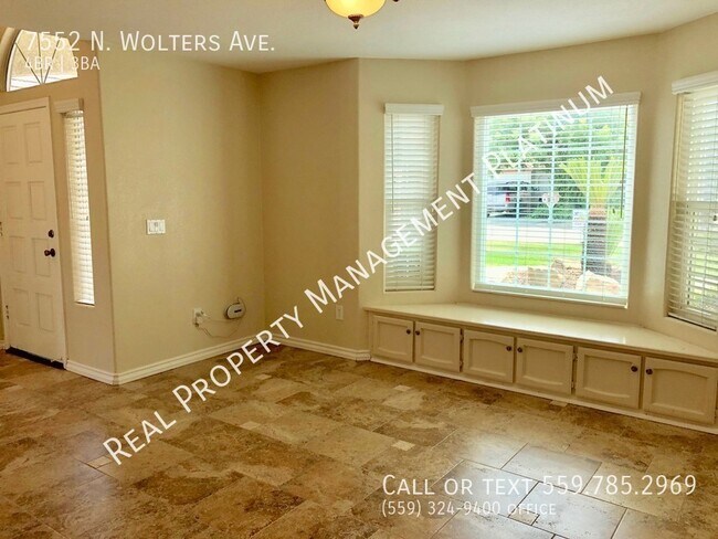 Building Photo - $2,900 Sparkling Pool, Solar 4 Bdrm, Alluv...