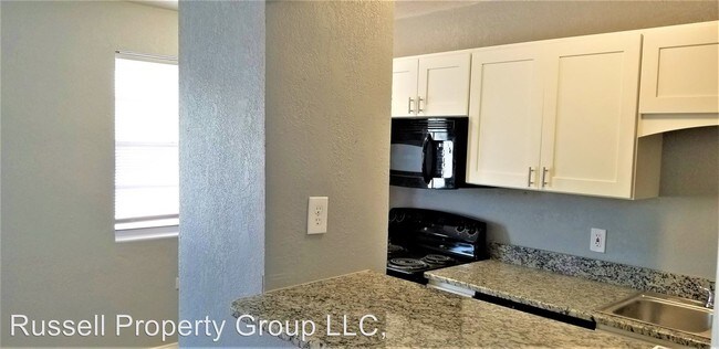 Building Photo - 1 br, 1 bath Apartment - 6852 Gulf Winds Dr.
