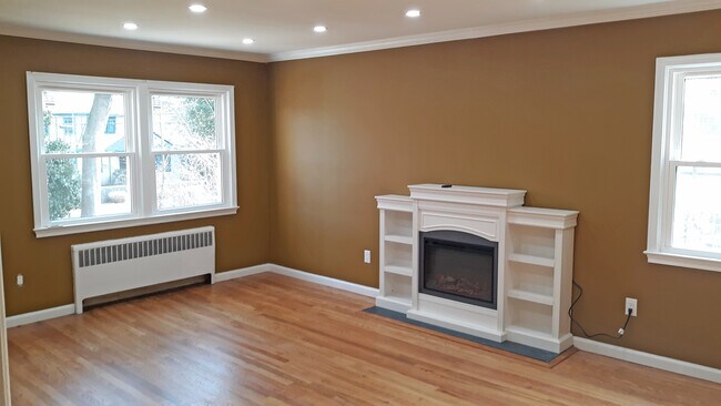 livingroom - 262 Old Mamaroneck Rd