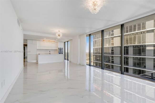 Foto del edificio - 700 NE 24th St