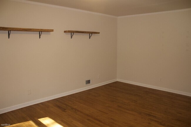 Building Photo - 4 br, 2 bath Duplex - 361 College Circle U...