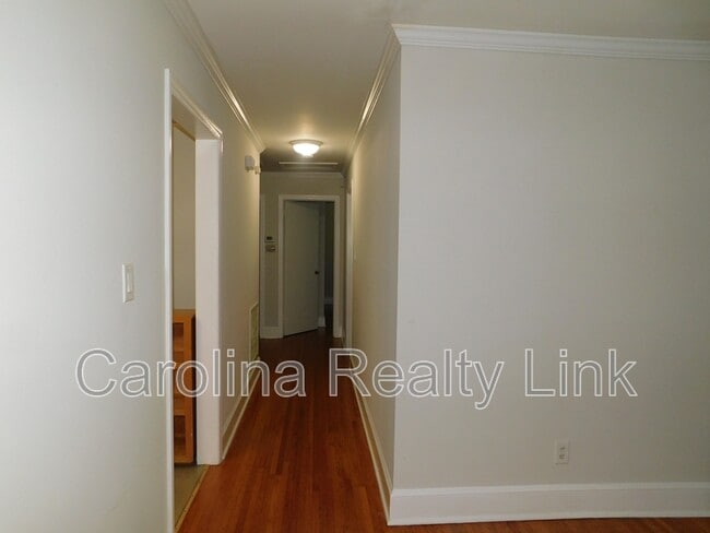 Foto del edificio - 6300 Candlewood Dr