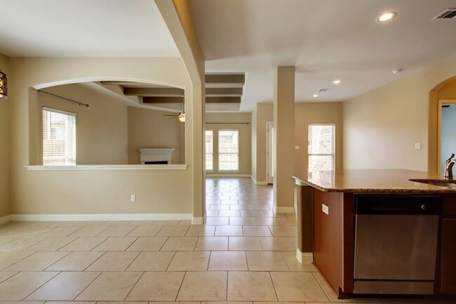Building Photo - 2912 Castellan Ln