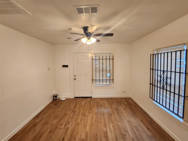 Foto del edificio - 3206 Anita St