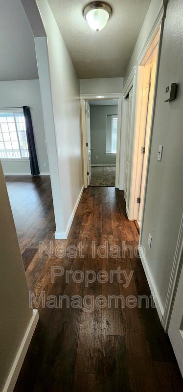 Foto del edificio - 8039 E Jacob Dr