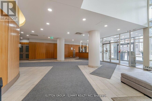 Photo du bâtiment - 15 Windermere Ave