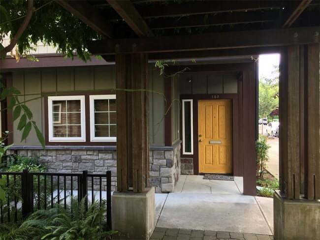 Foto del edificio - 740 SE 33rd Ave