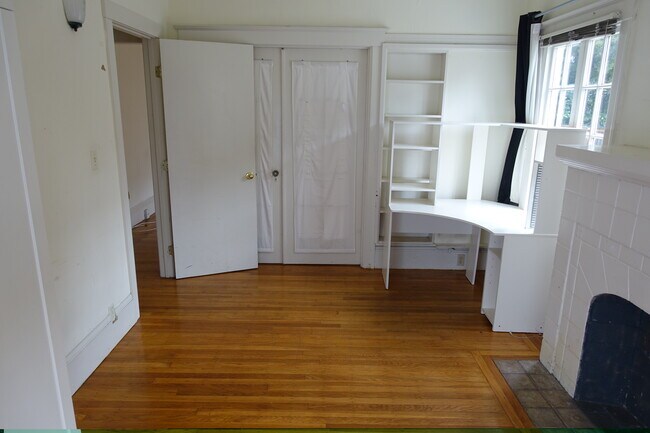 Foto del edificio - 2343 Dwight Way