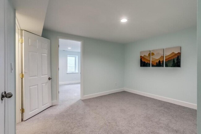 Foto del edificio - 3149 Oak Cir N