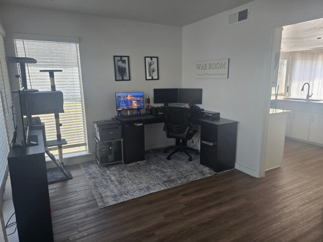 Foto del edificio - 210 Trellis Pl